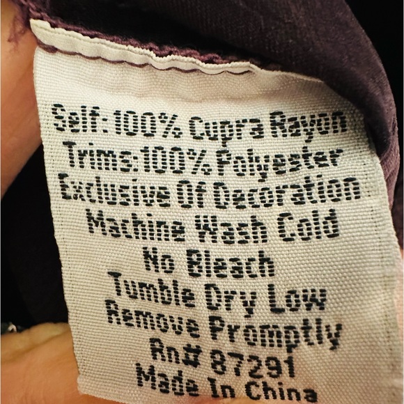 Johnny Was Women’s Embroidered Floral Plum Shirt Size Medium - Picture 6 of 6